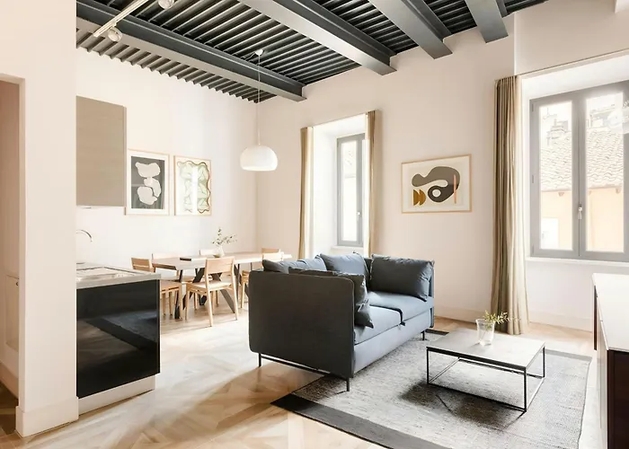 Piazza Barberini, Sonder By Marriott Bonvoy מלון דירות רומא