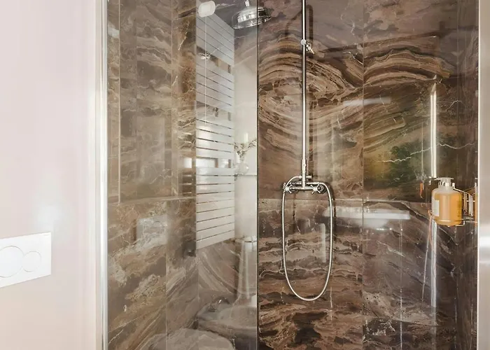 Piazza Barberini, Sonder By Marriott Bonvoy 3* רומא