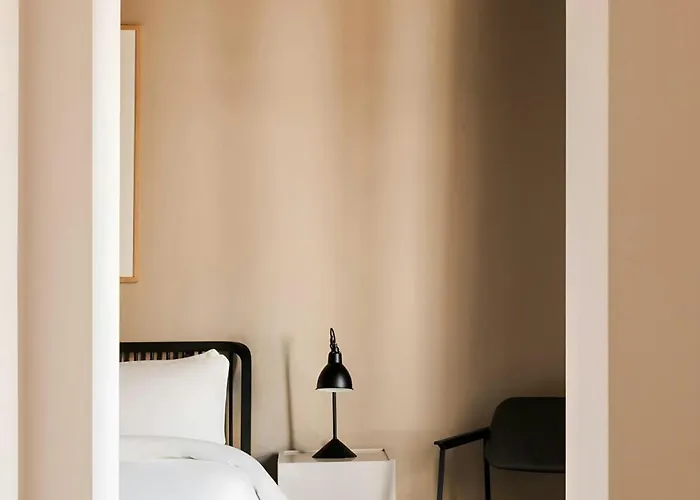 Piazza Barberini, Sonder By Marriott Bonvoy רומא